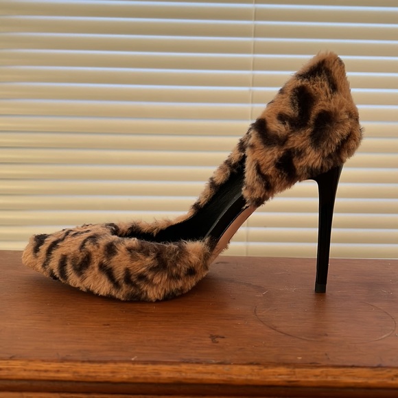 Jessica Simpson Prizma Fur Leopard Pointed Toe Half d'Orsay Pumps - Picture 6 of 6